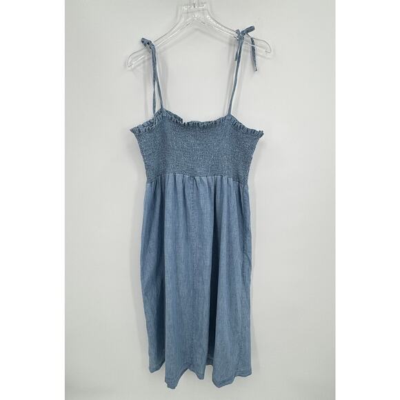 Gap dress size M sleeveless smocked chambray spaghetti strap button front cami - Picture 5 of 8